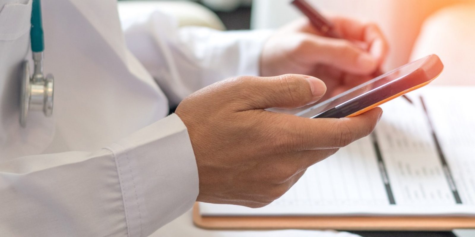 Optimiser la gestion des appels non urgents avec une permanence téléphonique médicale